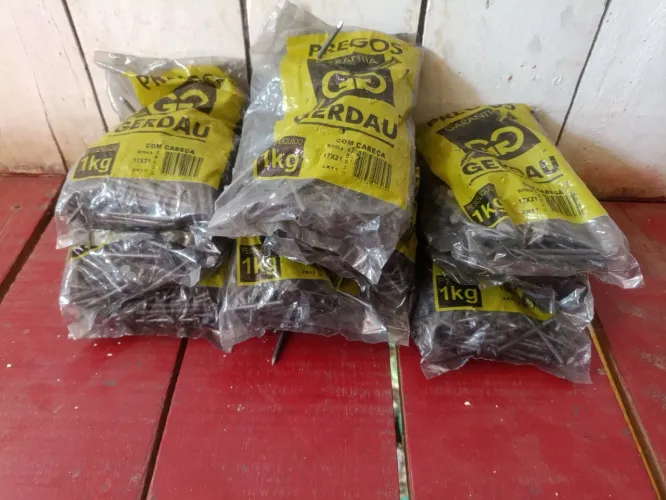 Vende-se prego 