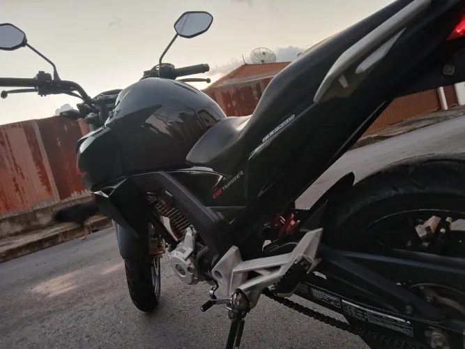 Vendo CB Twister 2016 !!!!