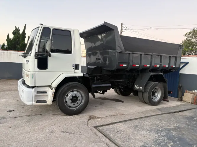 Ford 1317 toco caçamba 