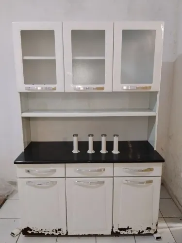 Armário de Cozinha de Aço com Vidros e 3 Gavetas - Bom Estado