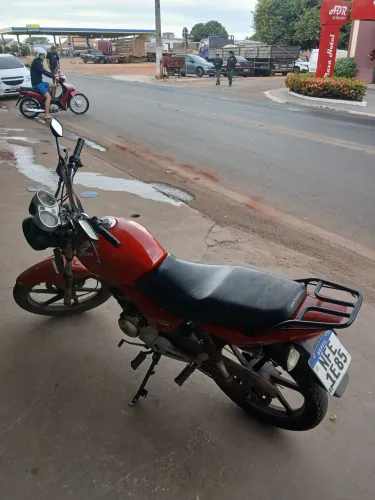 MOTO A VENDA