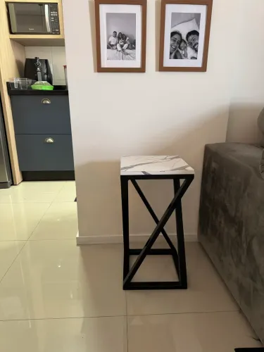 Mesinha, ou banqueta industrial