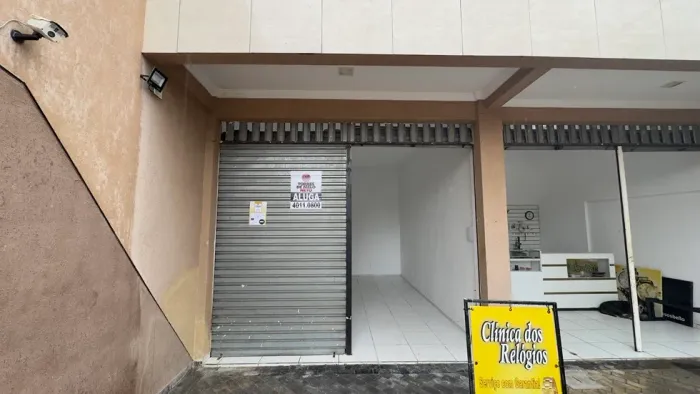 Loja térrea de 20m² em esquina estratégica na Avenida Senador Fernandes Távora.
