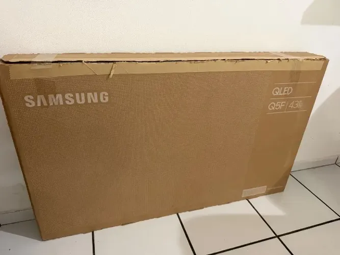 Tv Samsung 43 qled nova na caixa