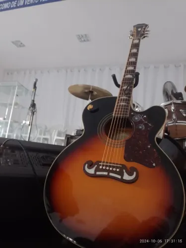 Violão j200 vendo ou troco