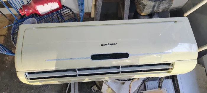 Vendo central de ar Springer 9000 btus.