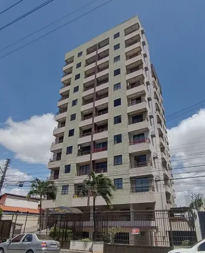 APARTAMENTO 60M². SALA COM VARANDA, 02 QUARTOS (01 SUITE C/ VARANDA), W.C SOCIAL, COZINHA,
