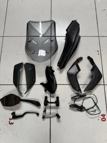 Peças Bajaj Dominar 400/ peças a parti de 150,00/ somos uma loja física no Rio de Janeiro 