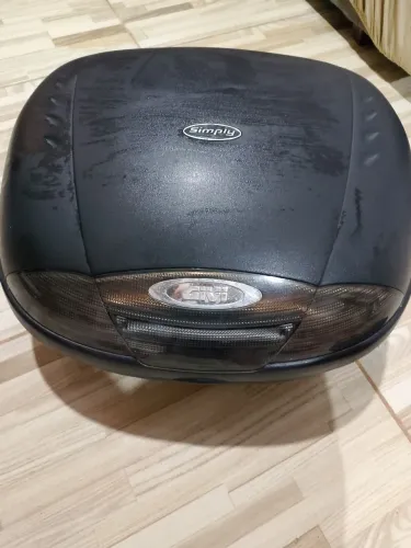 Vendo baú 47 Litros 