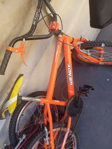 Vende-se duas bicicletas aro 20 no precinho