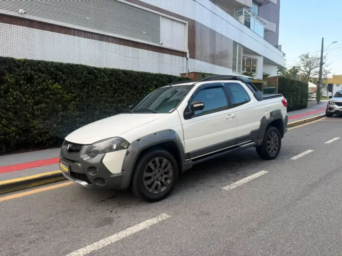 Fiat Strada Adventure 1.8/ 1.8 Locker Flex CE 2019