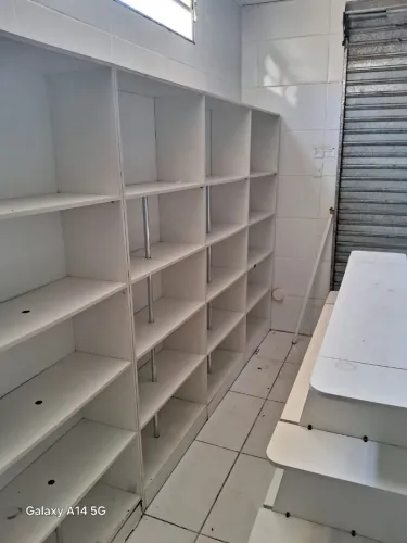 Estante 3 compartimentos altura 2,01/ largura 2,41/ profundidade 31cm