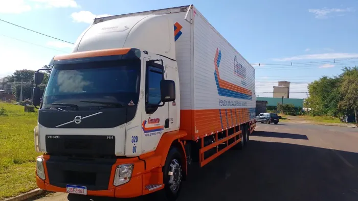 Volvo VM 270 Ishift Truck com bau ano 2021