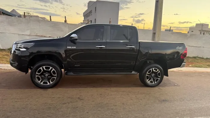 Toyota Hilux CD SRX 4X4 2.8 TDI 16V Diesel Aut. 2021