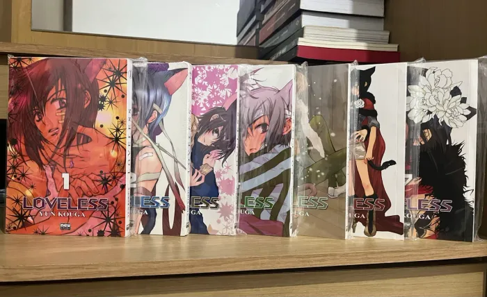 Mangá Yaoi Loveless Volumes 1 ao 7 - Todos em perfeitas condições e plástico de proteção!