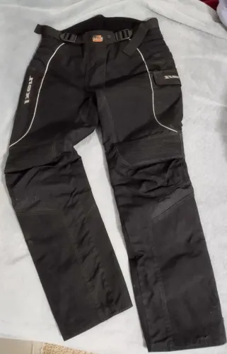 Calça impermeável Ixon Climber para andar de moto