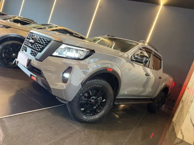 Nissan Frontier Pro4x CD 4X4 2.3 Bi-TB Die. AUT 2023
