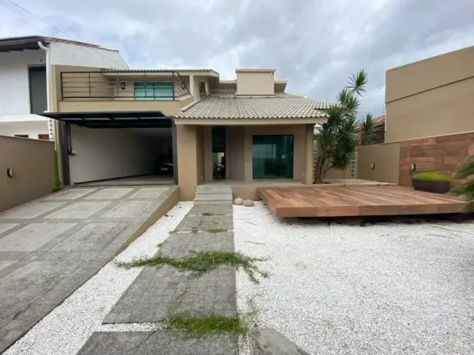 Casa com Vista para o Mar no Balneário do Estreito | 345 m² Privativos