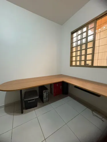 Conjunto Mesa escritório com armário e gaveta