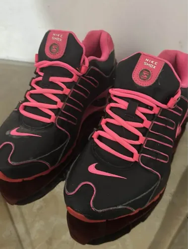 Tênis Nike Shox