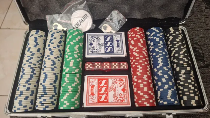 Maleta 300 fichas Poker