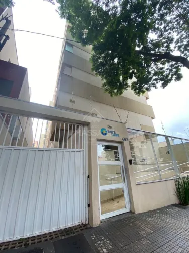 Locação - Apartamento na Zona 07 em Maringá