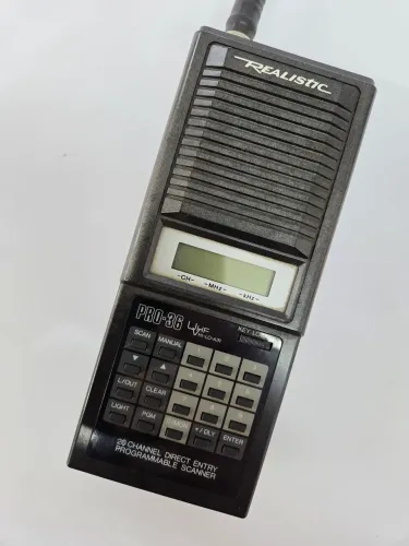 Scanner Portátil Realistic PRO-36 UHF/VHF/AIR - Para Colecionador