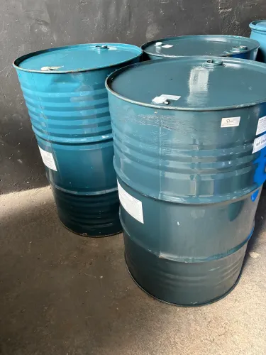 Vendo tambor de metal 200l