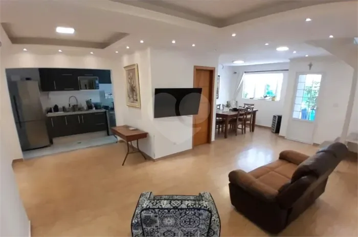 Sobrado à venda no Conjunto Residencial Butantã Conforto, espaço e excelente localização
