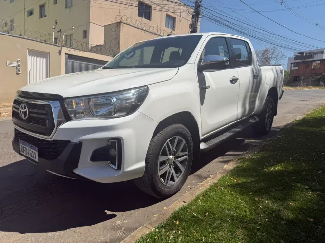 Toyota Hilux CD SRV 4X4 2.8 TDI Diesel Aut. 2020
