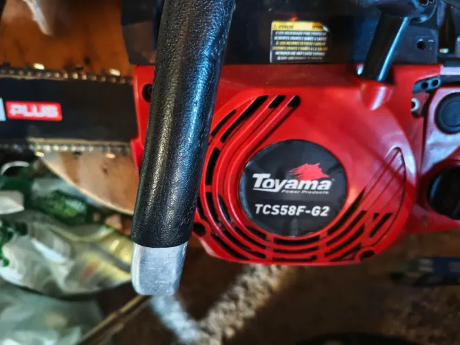 Motosserra Toyama profissional