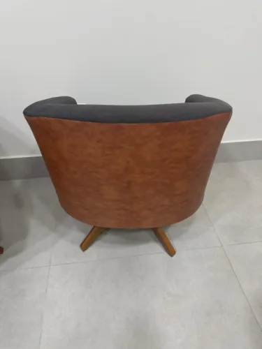 conjunto duas poltronas giratórias