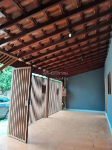 Guapiaçu São Marcos, Casa de 03 dormitórios com 02 vagas de garagem cobertas.