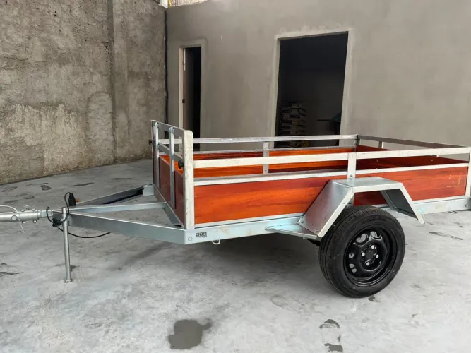 CARRETINHA REBOQUE GALVANIZADO (NOVO)