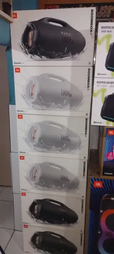 Vendo JBL boombox4 branca e preta lançamento lacrada tenho Aparti de 2.199 reais chama
