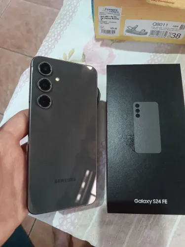 Samsung Galaxy S24 FE 8/256gb troco por inferior e volta
