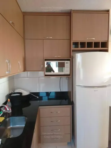 Apartamento 2 quartos, varios armarios, portaria 24h, gas, cond Vila das Acácias - Bairro