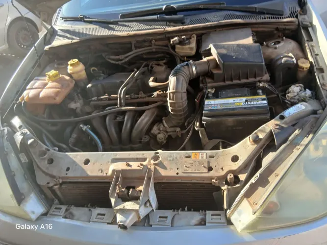 Ford Focus 1.6 S/se/se Plus Flex 8v/16v 5P 2004