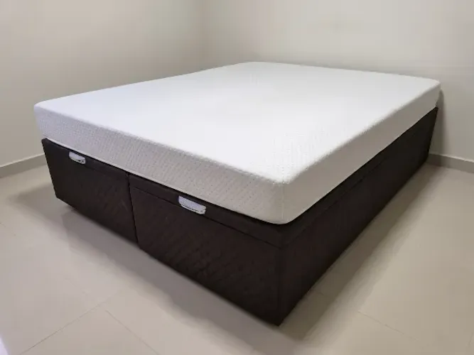 Cama box baú queen + colchão Emma one