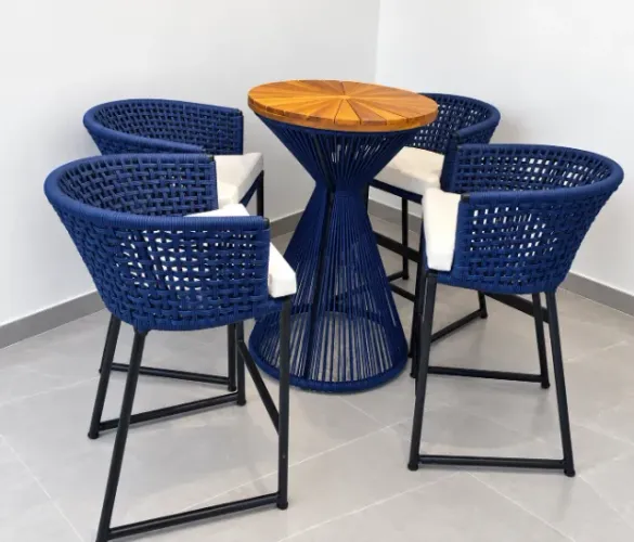 Mesa bistrô com banquetas em corda náutica 