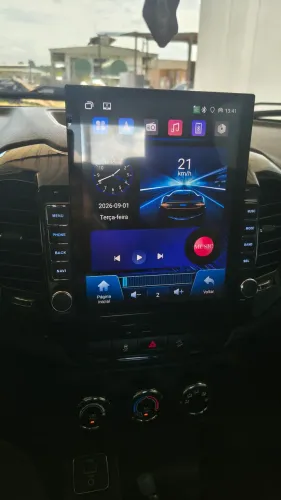 Central multimídia Android Tesla universal octacore 4/64GB
