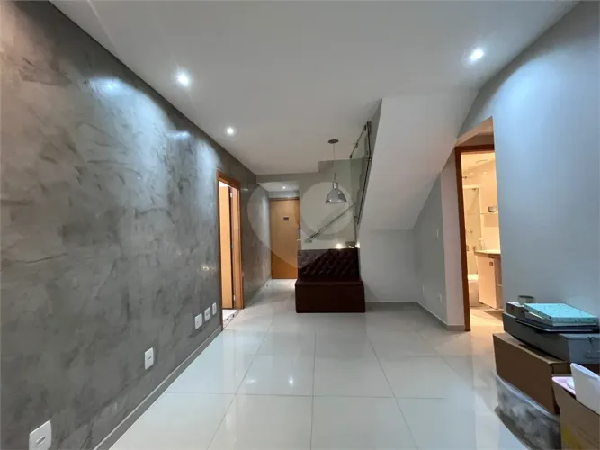 Cobertura à venda com 2 quartos, sendo 1 suíte, no condomínio Residêncial Solar do Costa A