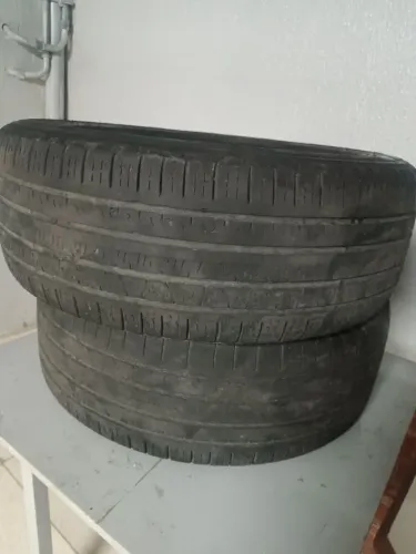 Vendo dois pneus pirelle 225 55 18 por 550