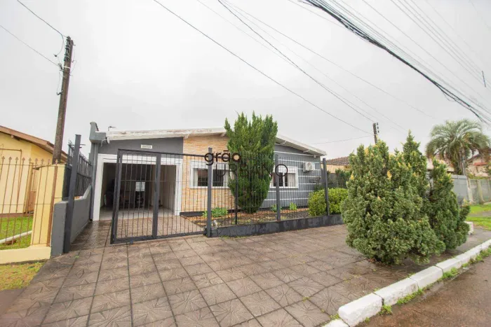 Casa para locação com 3 dormitórios, sendo 1 suíte, no bairro Estância Velha, Canoas