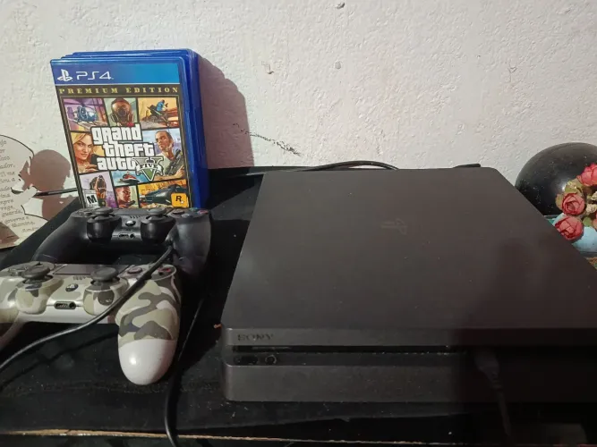 PLAYSTATION 4