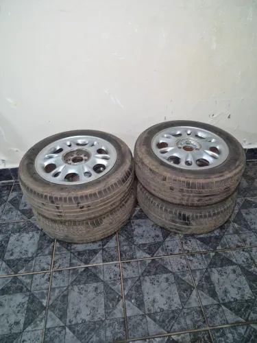 Pneus e rodas 15