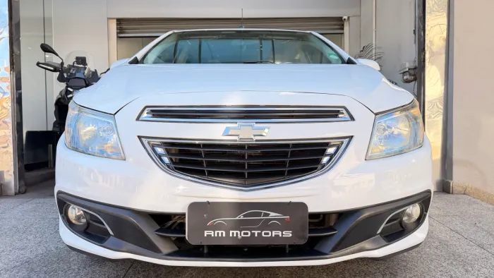 Chevrolet Onix Hatch LTZ 1.4 8V Flex Power Aut. 4P 2015