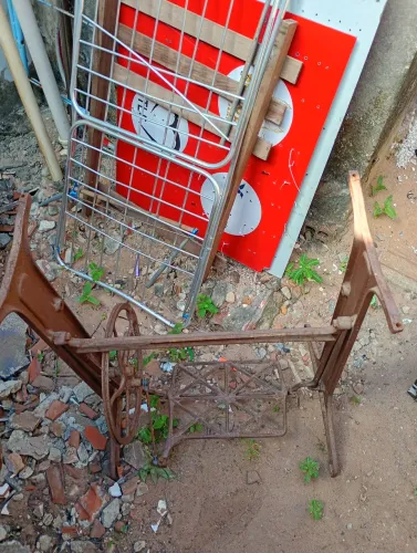 2 pés de máquina de costura 