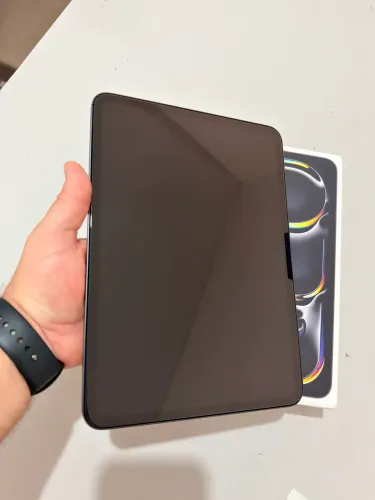iPad Pro M4 11 256GB + Apple Pencil Pro | 93% de bateria | R$ 4.900