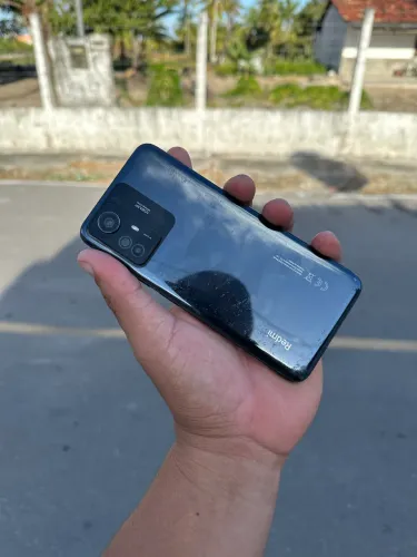Celular semi novo